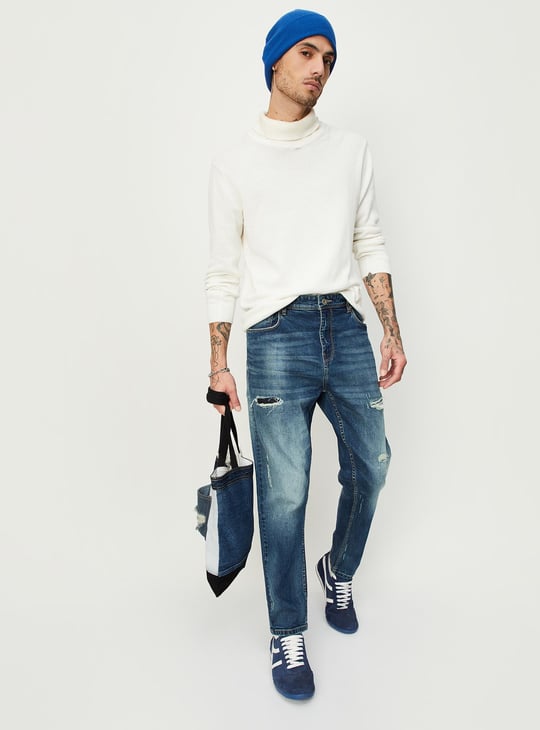 Men Carrot Fit Distressed Jeans