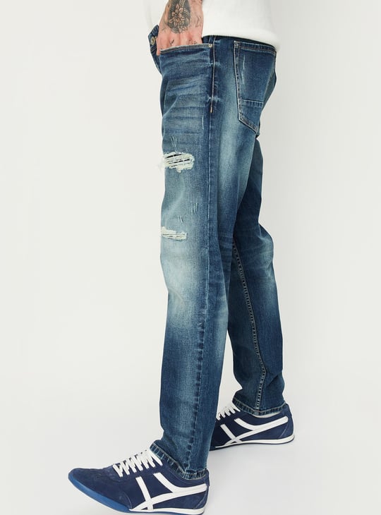 Men Carrot Fit Distressed Jeans