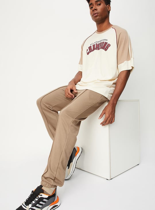 Men Athleisure Joggers with Zip Pockets