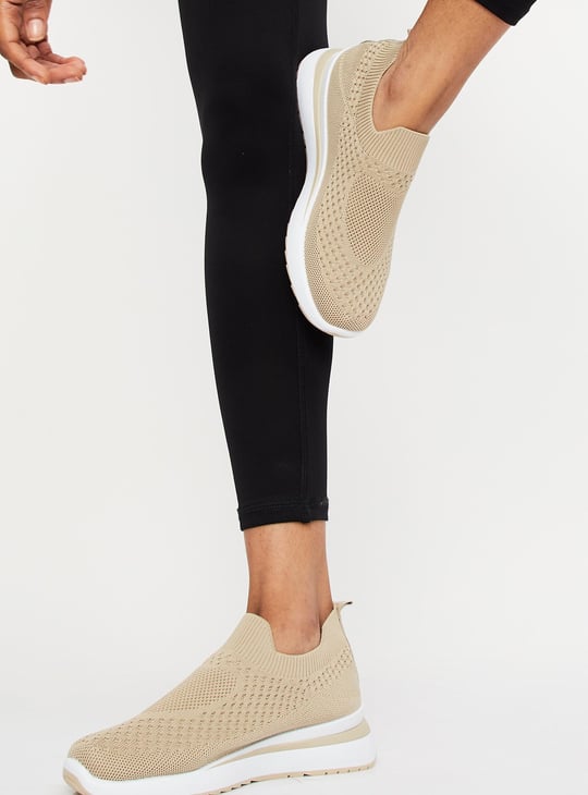 Women Textured Sports Shoes