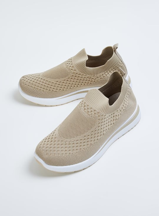 Women Textured Sports Shoes
