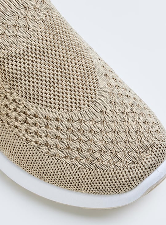 Women Textured Sports Shoes