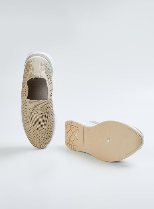 Women Textured Sports Shoes