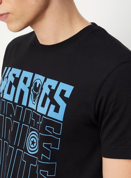Men Avengers Graphic Slim Fit T-shirt