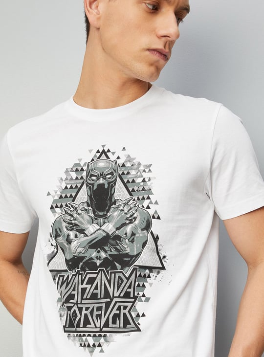 Men Black Panther Printed Slim Fit T-shirt