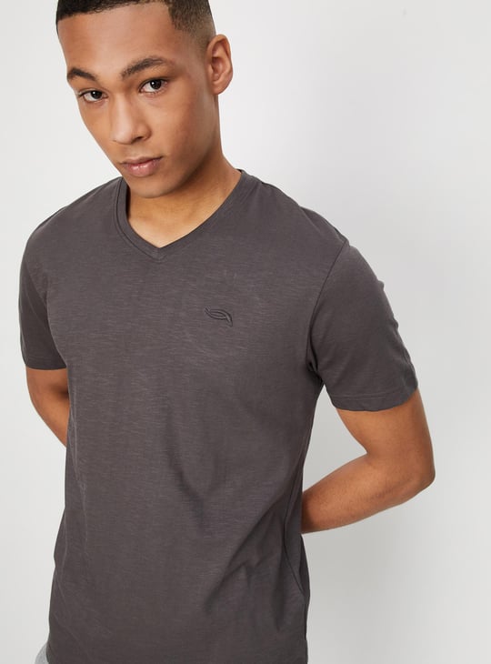 Men Solid V-neck T-shirt