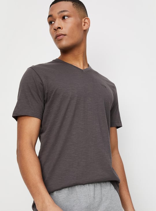 Men Solid V-neck T-shirt