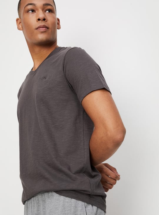 Men Solid V-neck T-shirt