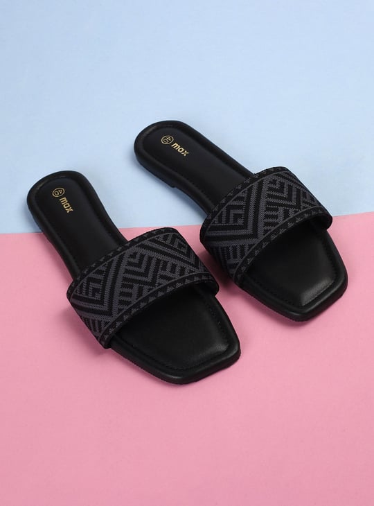 Women Woven Strap Flat Sandals