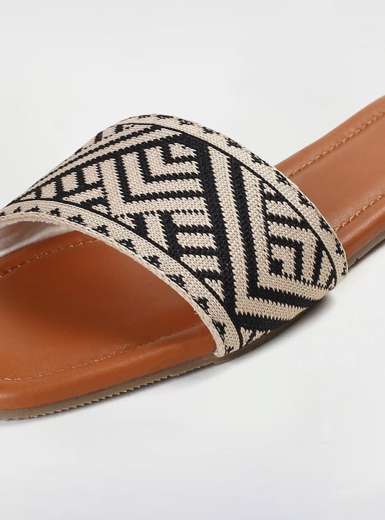 Women Woven Strap Flat Sandals
