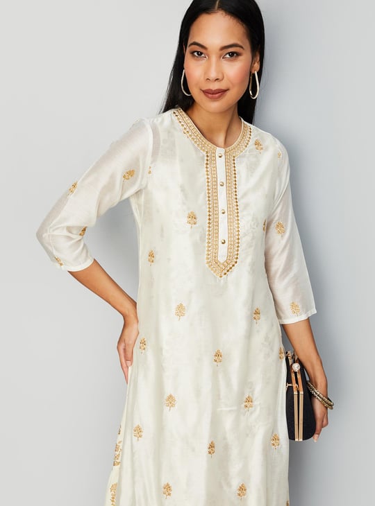 Women Embroidered Layered Kurta