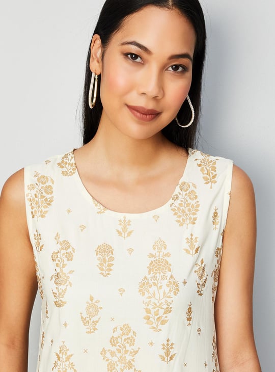 Women Embroidered Layered Kurta