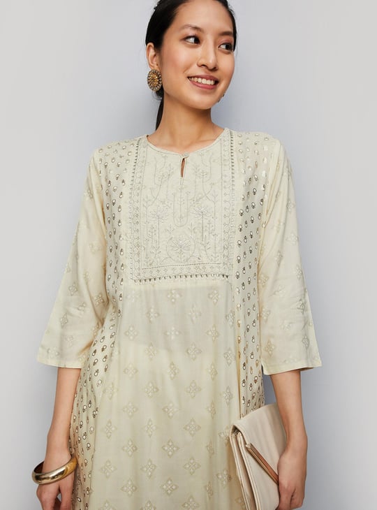 Women Embroidered Kalidar Kurta