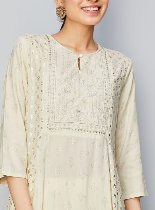 Women Embroidered Kalidar Kurta