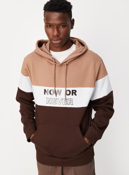 Men Colourblocked Hooded Sweatshirt