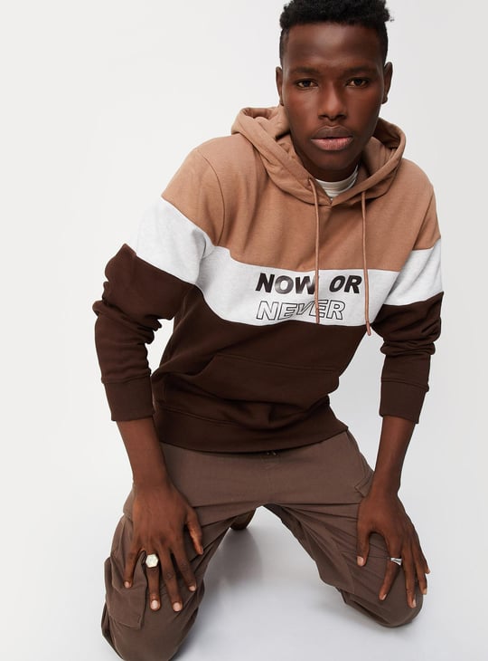 Men Colourblocked Hooded Sweatshirt
