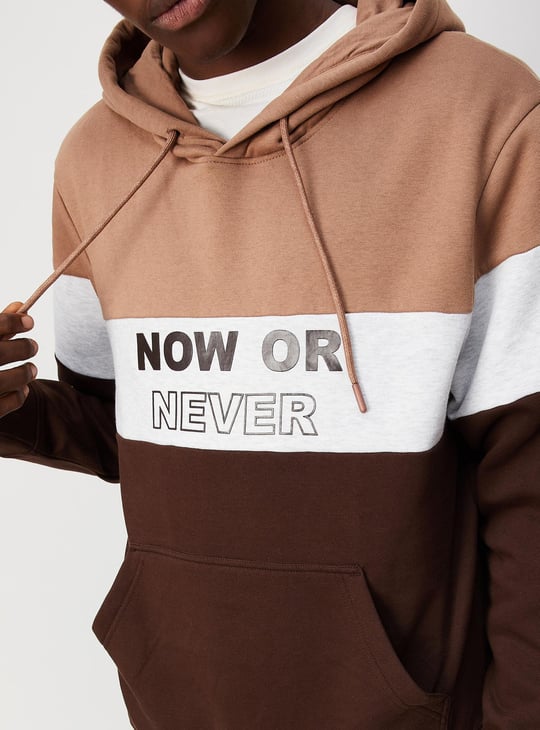 Men Colourblocked Hooded Sweatshirt
