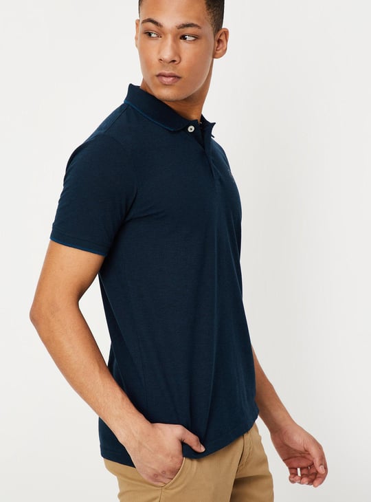 Men Solid Slim Fit Polo