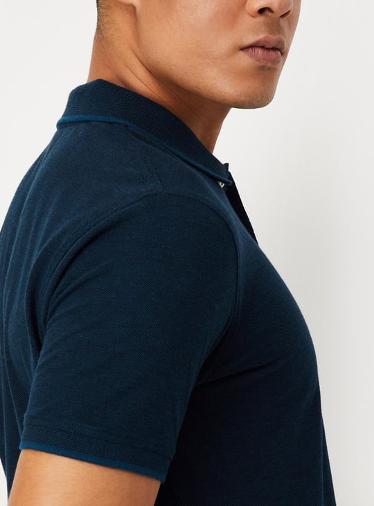 Men Solid Slim Fit Polo