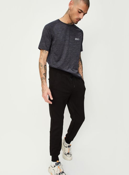 Men Solid Slim Fit Joggers