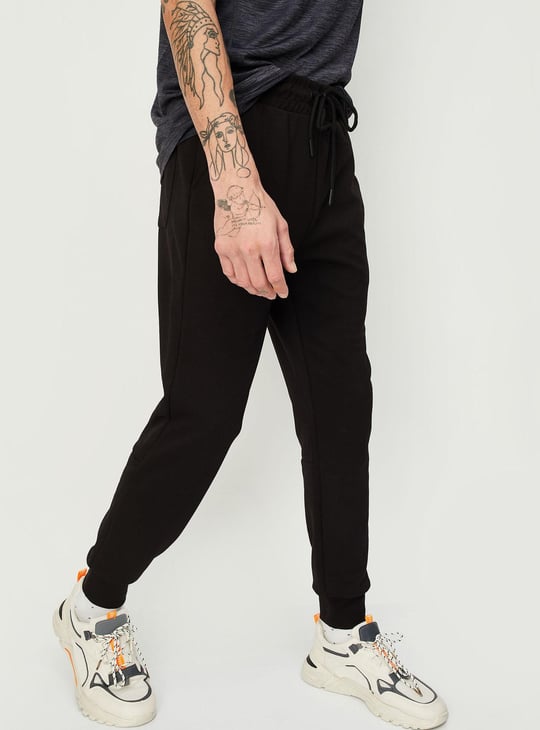 Men Solid Slim Fit Joggers