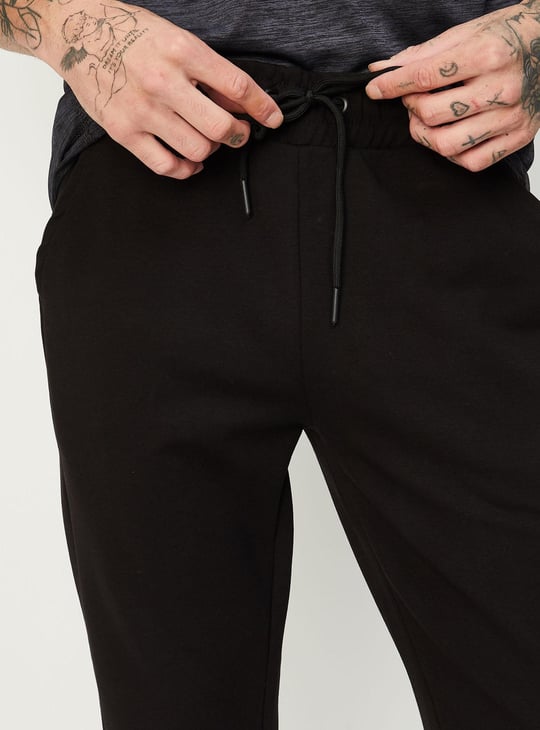 Men Solid Slim Fit Joggers