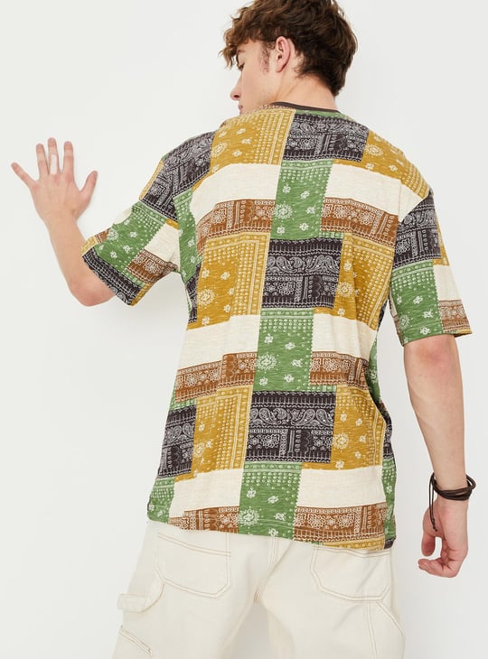 Men Oversized Bandana Printed T-shirt