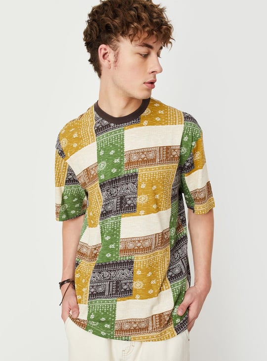 Men Oversized Bandana Printed T-shirt