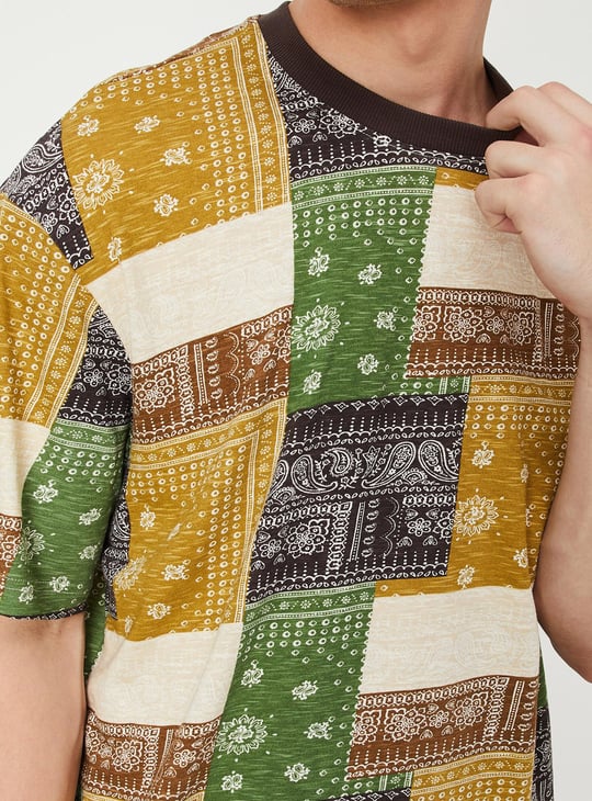 Men Oversized Bandana Printed T-shirt