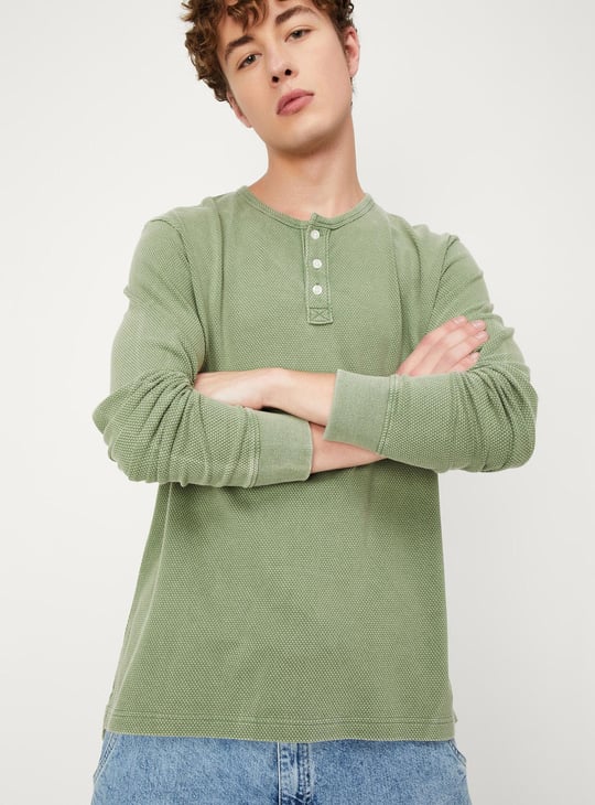 Men Textured Henley Neck T-shirt