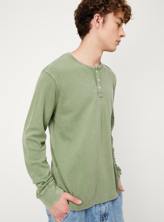 Men Textured Henley Neck T-shirt