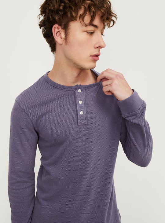 Men Textured Henley Neck T-shirt
