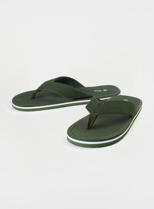 Men Solid V-Strap Slippers
