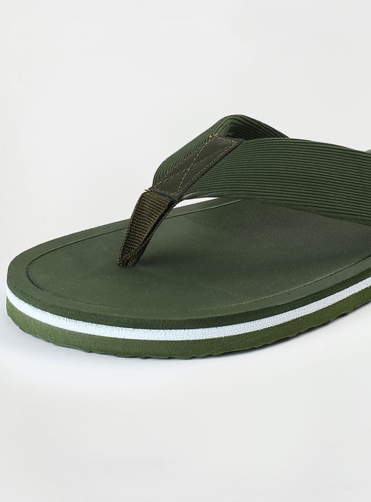 Men Solid V-Strap Slippers