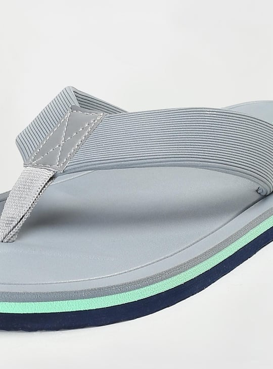 Men Solid V-Strap Slippers