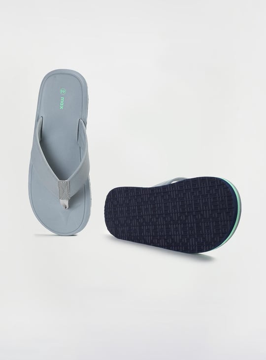 Men Solid V-Strap Slippers