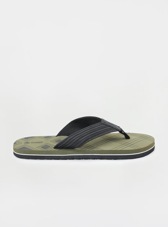 Men Colourblocked V-Strap Slippers