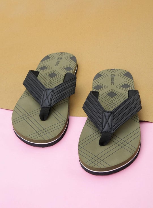 Men Colourblocked V-Strap Slippers