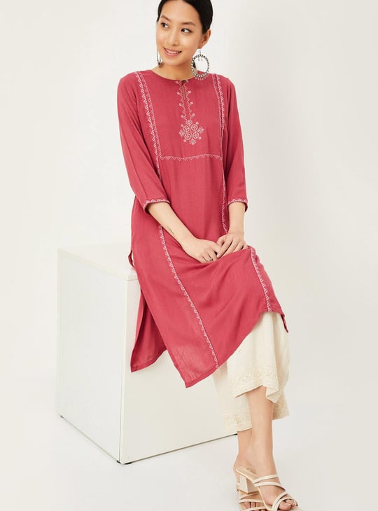 Women Embroidered Kurta with Pocket