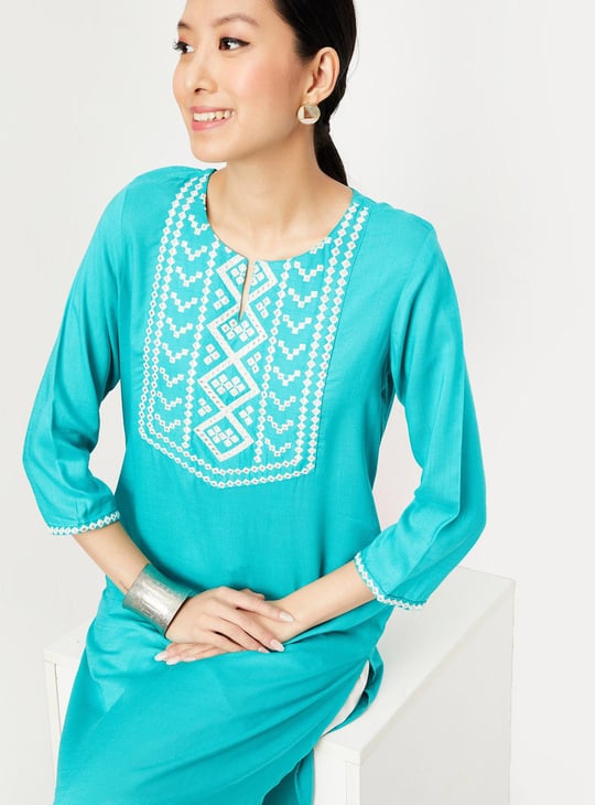 Women Embroidered Yoke Kurta with Pocket