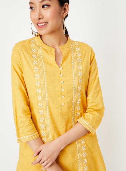 Women Embroidered Kurta with Pocket