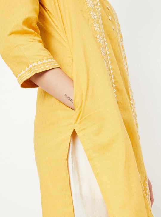 Women Embroidered Kurta with Pocket