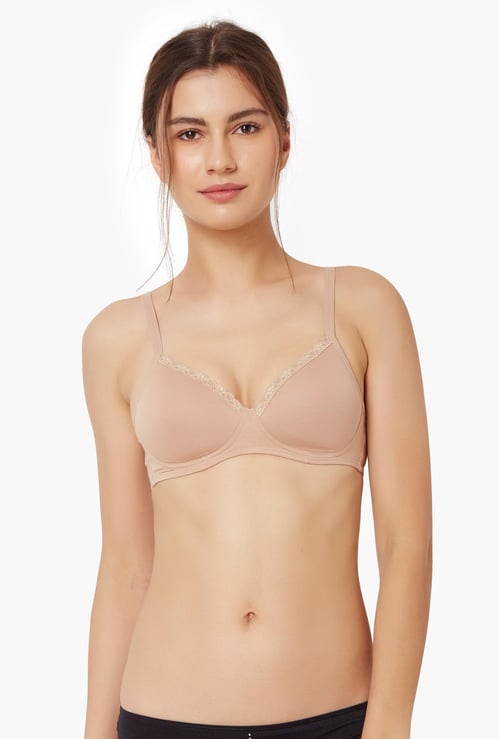 AMANTE Curvy Trim Padded Non-Wired Bra