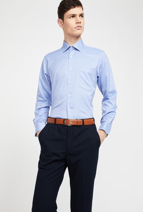 VAN HEUSEN Regular Fit Solid Cotton Formal Shirt