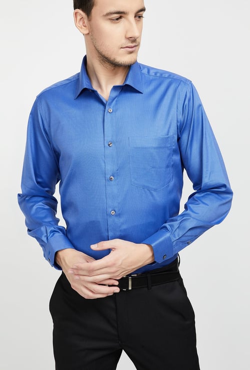 VAN HEUSEN Regular Fit Solid Cotton Formal Shirt