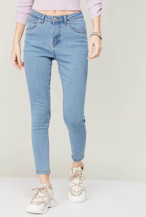 FAME FOREVER Women Lightwashed Skinny Fit Jeans