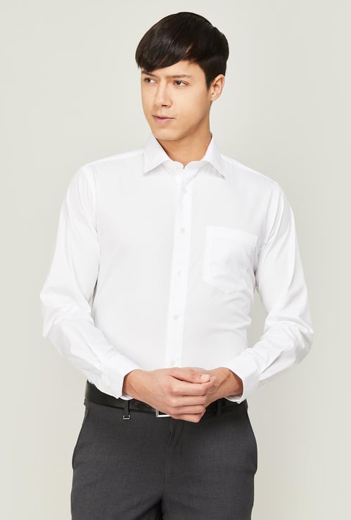 VAN HEUSEN Men Solid Regular Fit Formal Shirt