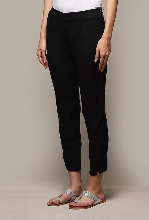 BIBA Women Solid Elasticated Straight Pants