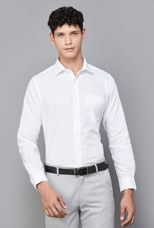 VAN HEUSEN Men Solid Regular Fit Formal Shirt