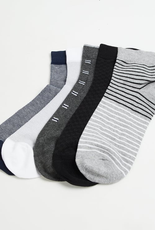 CODE Men Patterned Knit Socks - Pack of 5